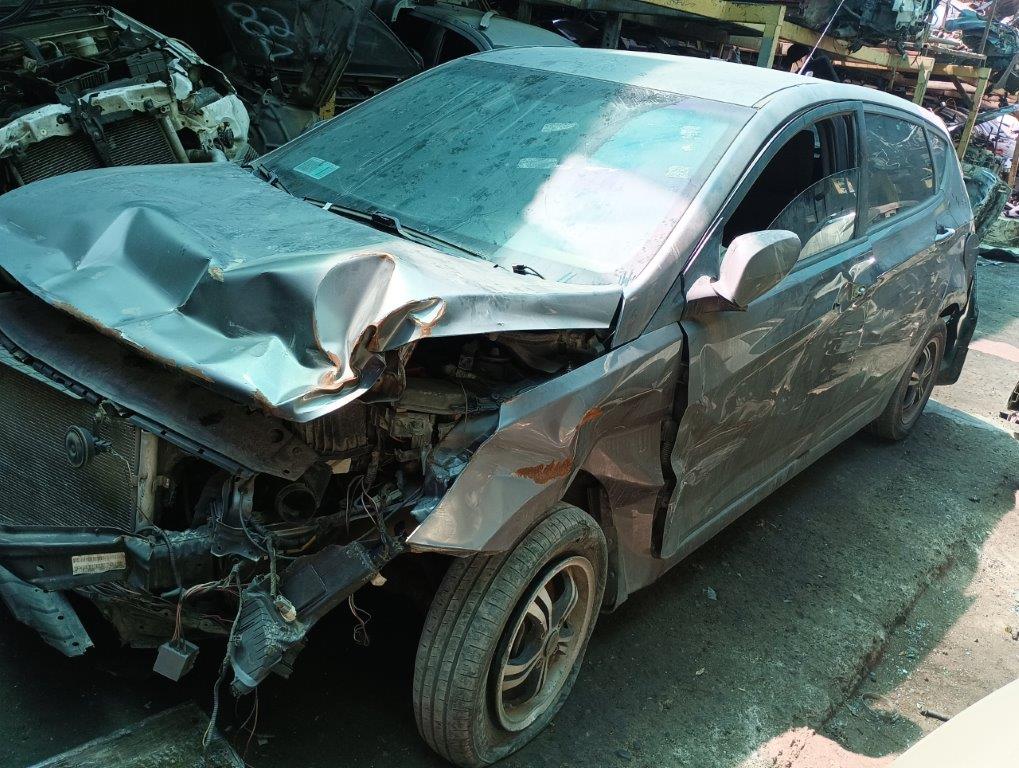 MUñON Hyundai ACCENT 2012  USADO  EN DESARME